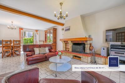 Maison - 137 m² - 7 pièces