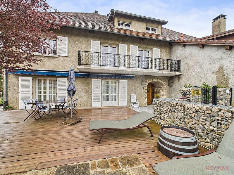 Appartement - 272 m² - 6 pièces