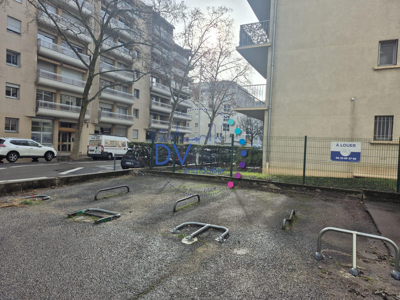 Parking / Garage - 11 m²