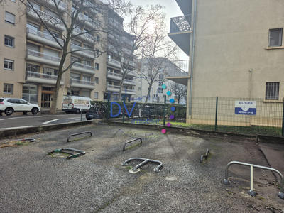 Parking / Garage - 11 m²