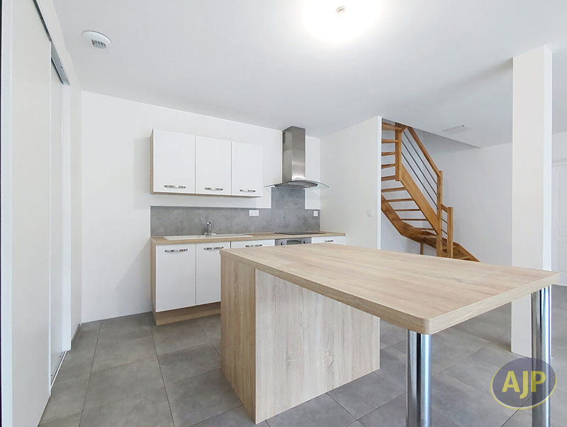 Maison - 104 m² - 6 pièces