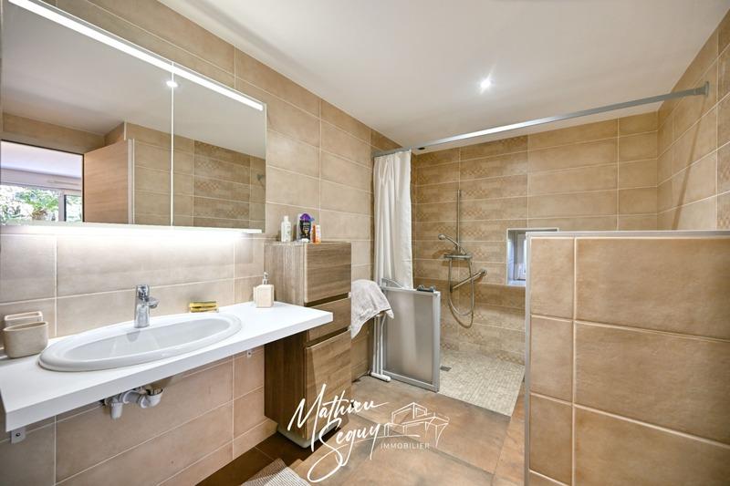 Maison - 200 m² - 8 pièces