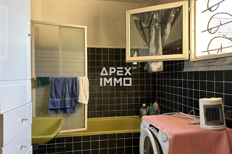 Local commercial - 124 m² - 5 pièces