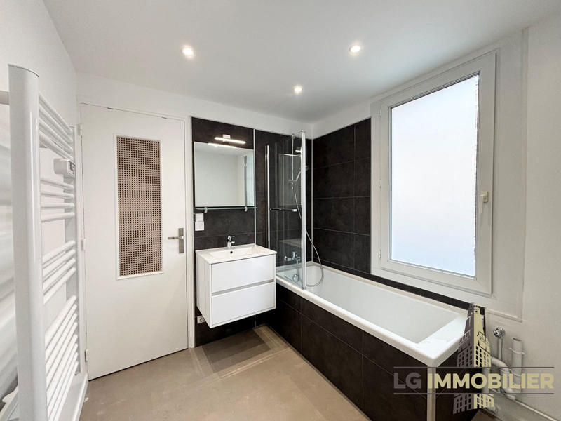 Maison - 87 m² - 7 pièces