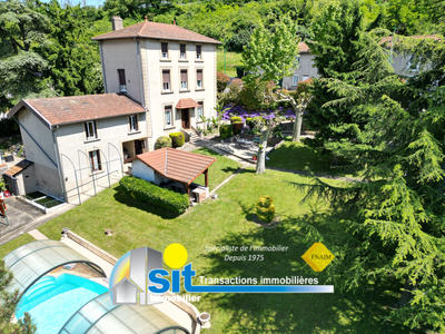 Maison - 198 m² - 7 pièces