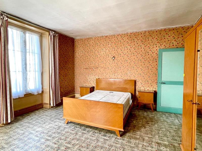 Propriété - 310 m² - 7 pièces