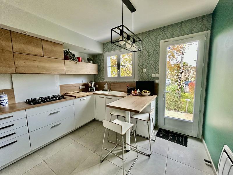 Maison traditionnelle - 170 m² - 8 pièces