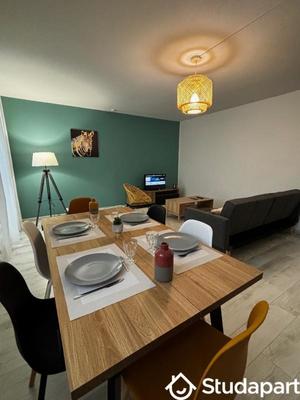 Chambre - 9 m² - 1 pièce