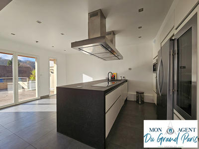 Maison - 185 m² - 7 pièces