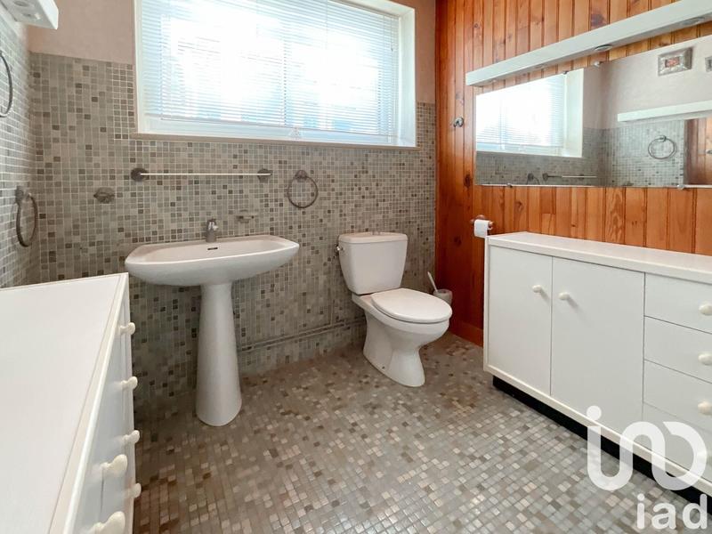 Maison - 230 m² - 10 pièces