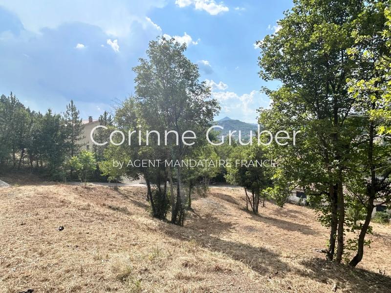 Terrain constructible - 628 m²