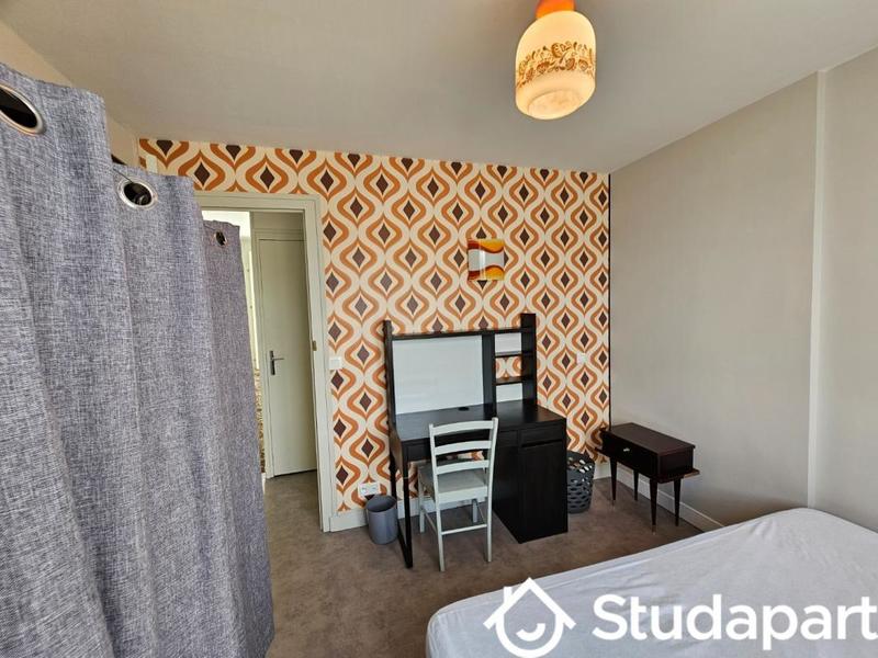 Chambre - 11 m² - 1 pièce