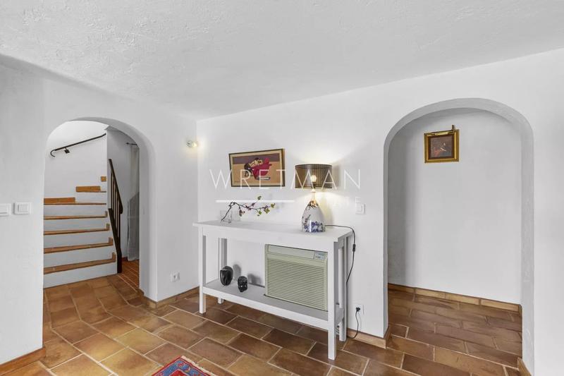 Maison - 218 m² - 9 pièces