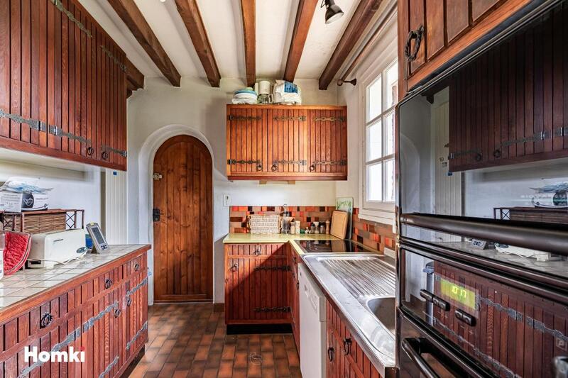 Propriété - 191 m² - 6 pièces