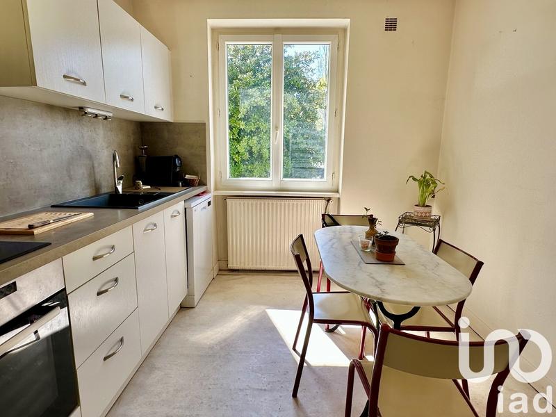 Maison - 202 m² - 9 pièces