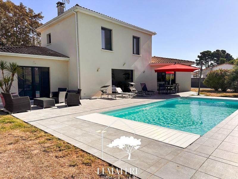 Maison - 163 m² - 5 pièces