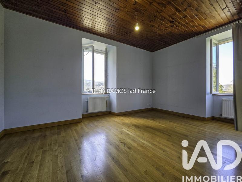 Maison - 200 m² - 6 pièces