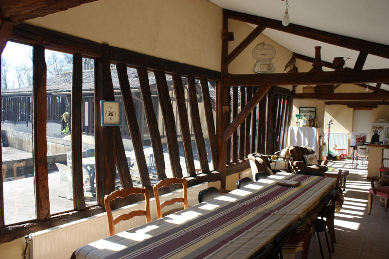 Propriété - 260 m² - 11 pièces