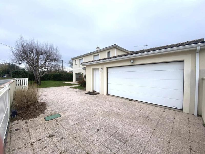 Maison - 240 m² - 6 pièces