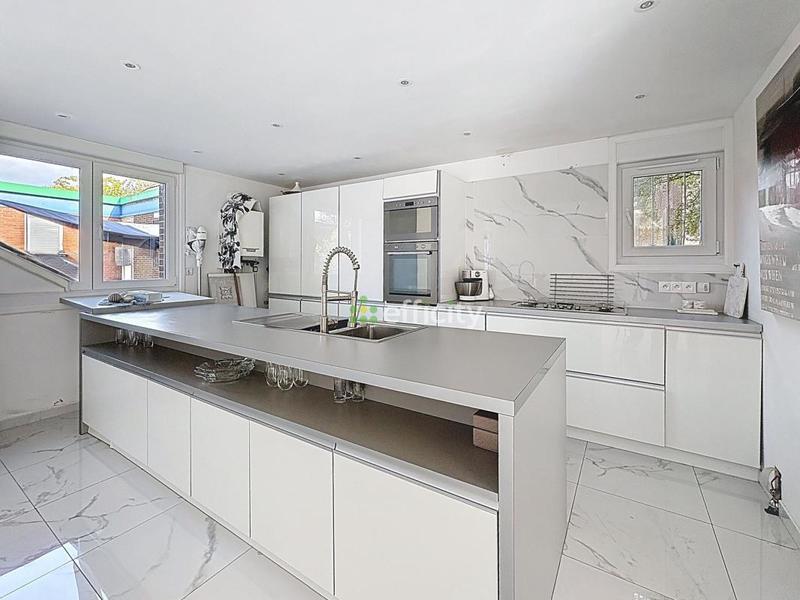 Pavillon - 134 m² - 6 pièces