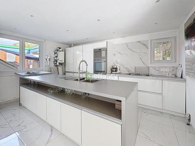 Pavillon - 134 m² - 6 pièces