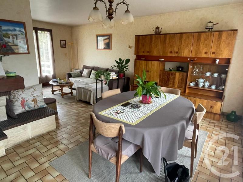 Maison - 89 m² - 5 pièces