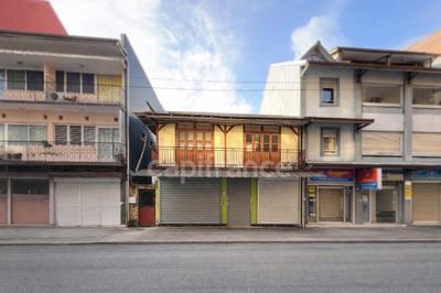 Immeuble - 180 m² - 5 pièces