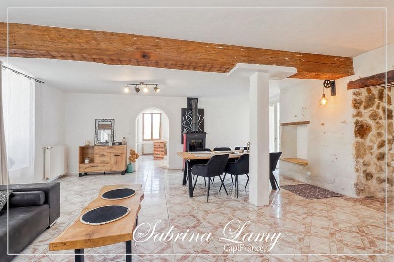 Maison - 210 m² - 7 pièces