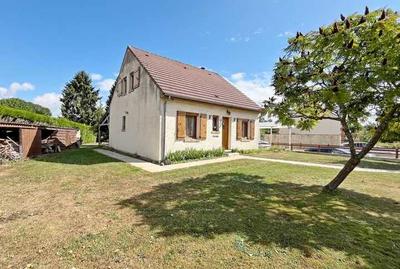 Maison - 92 m² - 6 pièces