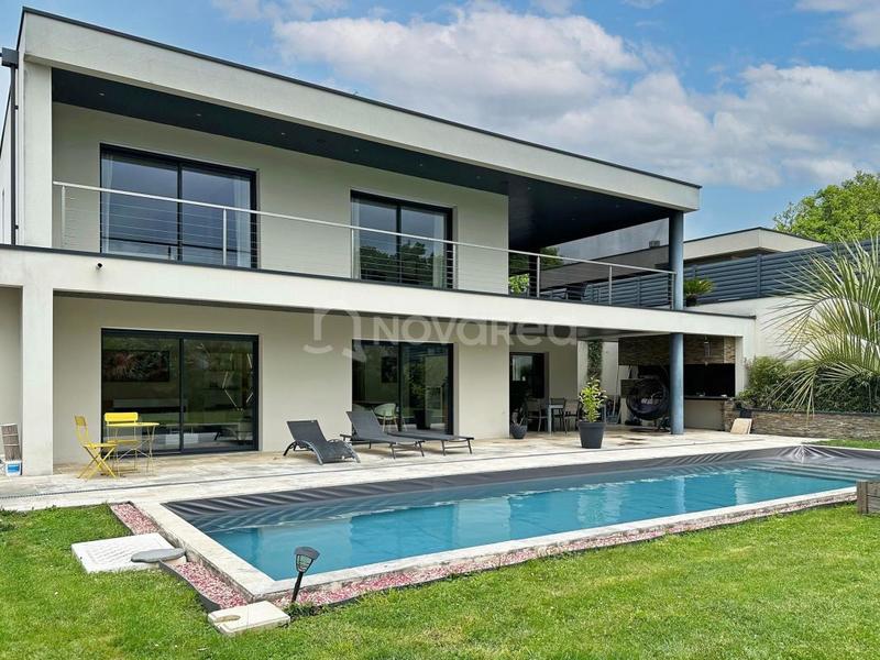 Maison - 189 m² - 7 pièces