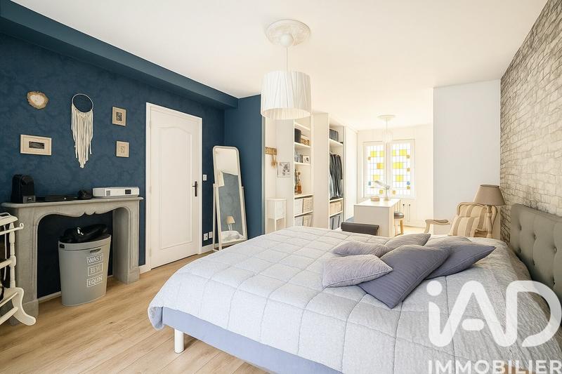 Maison - 291 m² - 12 pièces