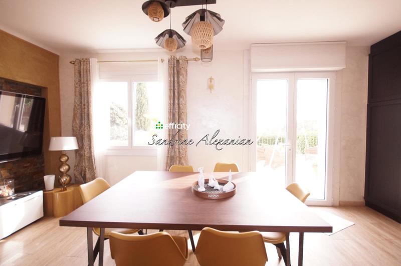 Maison - 200 m² - 6 pièces