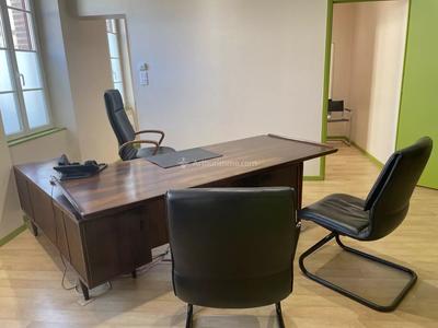 Bureau - 130 m² - 8 pièces