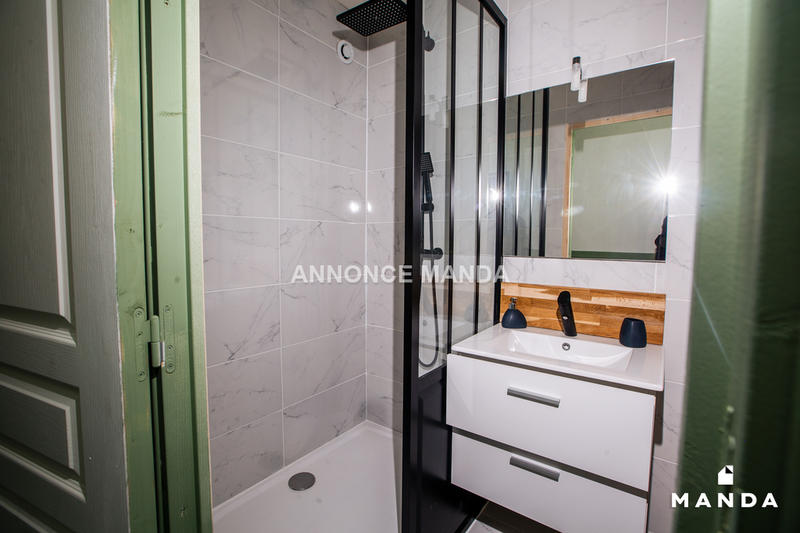 Chambre - 12 m² - 6 pièces