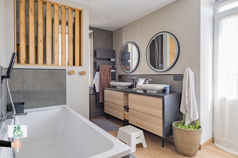 Maison - 208 m² - 8 pièces