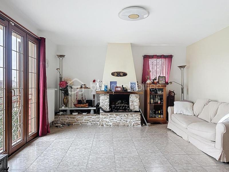 Propriété - 136 m² - 6 pièces