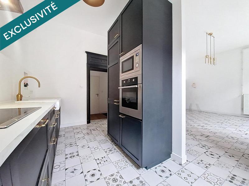 Maison - 220 m² - 7 pièces