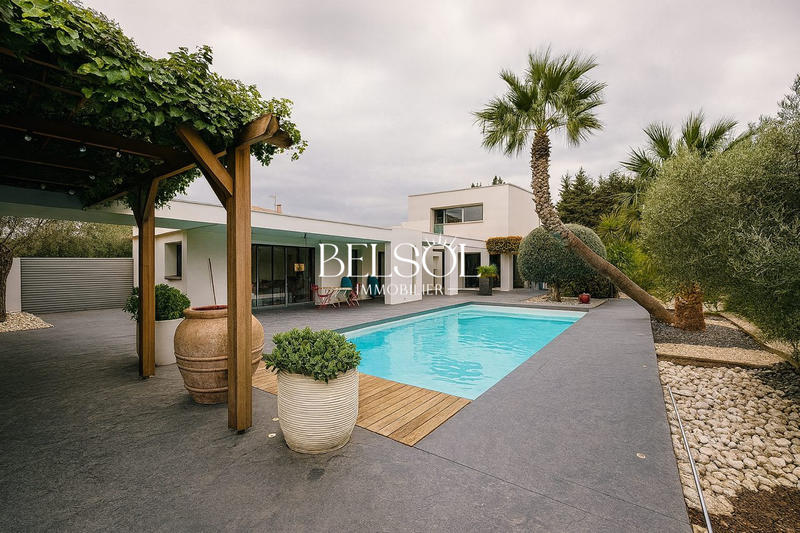 Villa - 180 m² - 5 pièces