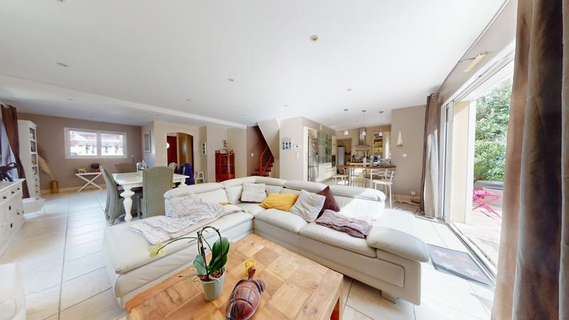 Maison - 155 m² - 5 pièces