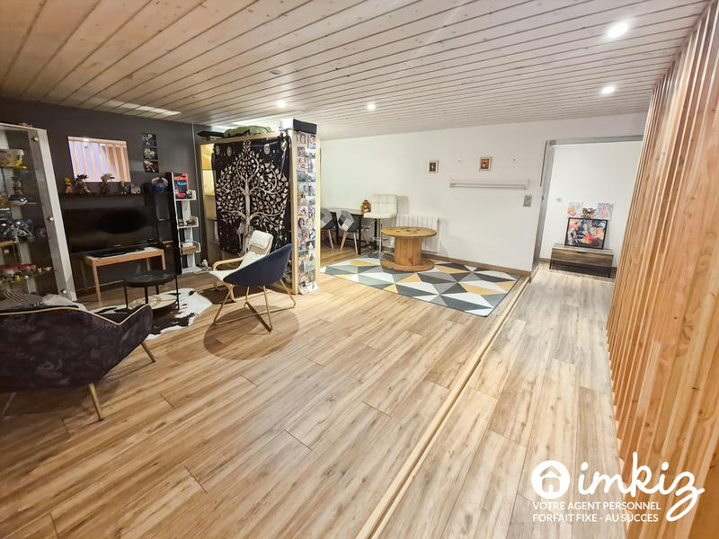 Maison - 220 m² - 7 pièces