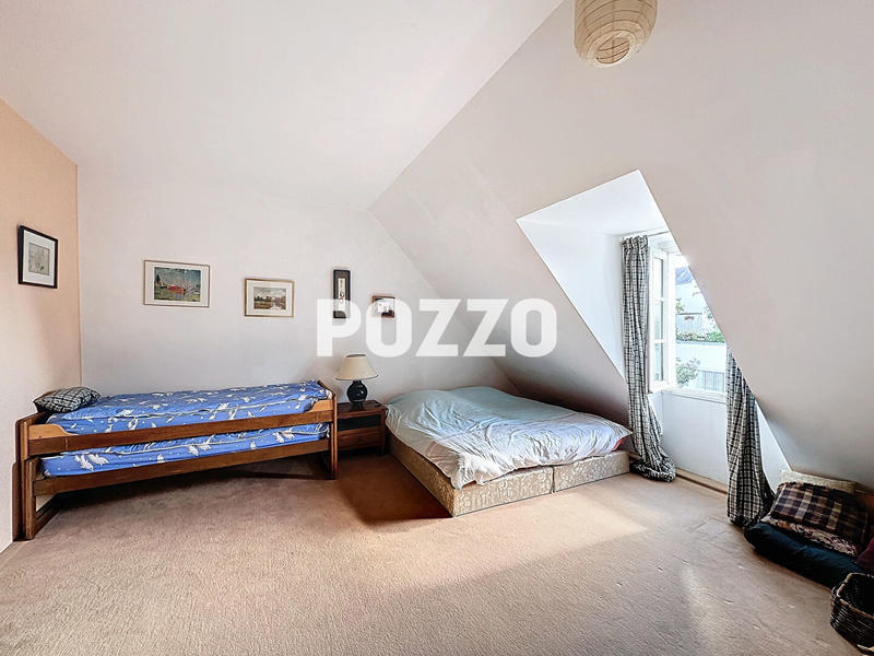 Maison - 263 m² - 10 pièces