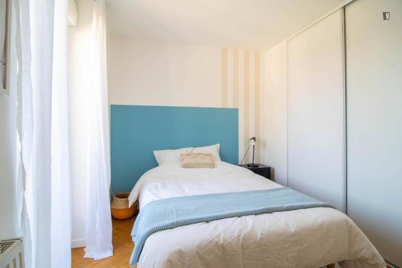 Chambre - 11 m² - 4 pièces