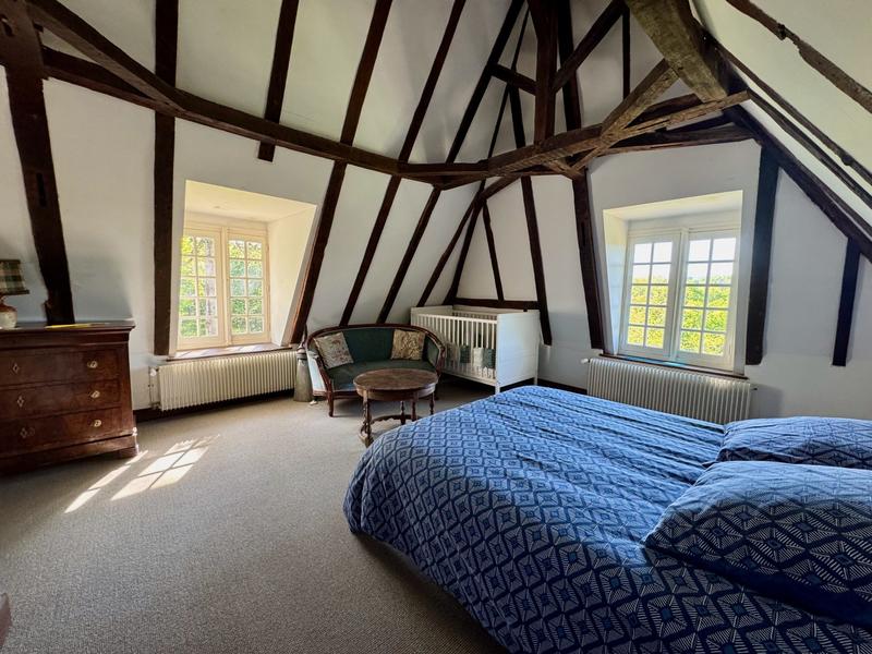 Maison - 230 m² - 10 pièces