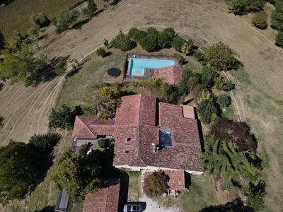 Maison de campagne - 400 m² - 12 pièces