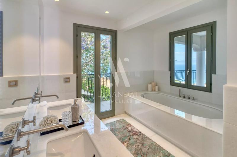 Villa - 200 m² - 5 pièces