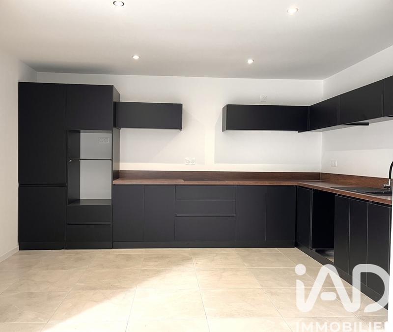 Maison - 200 m² - 8 pièces