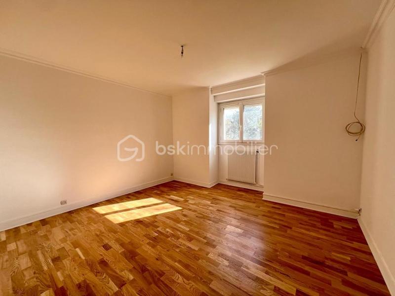 Pavillon - 140 m² - 7 pièces