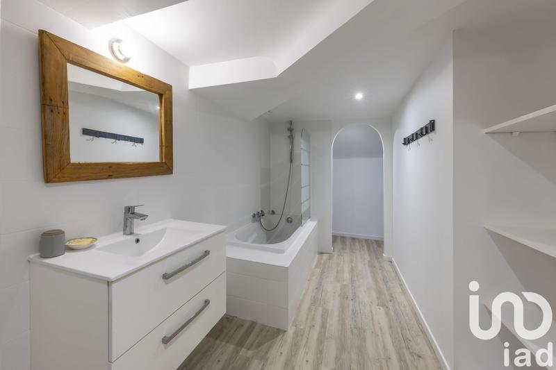 Maison - 383 m² - 11 pièces