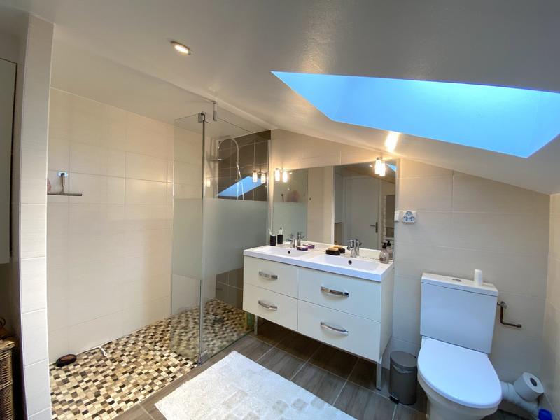 Propriété - 310 m² - 8 pièces