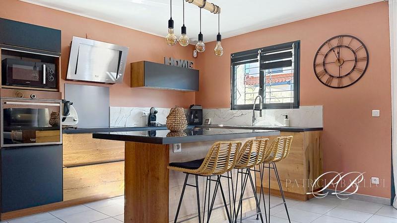 Maison - 90 m² - 4 pièces